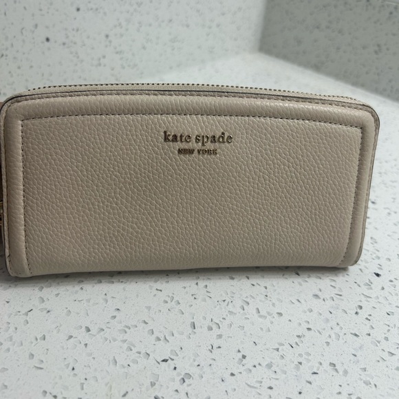 Kate Spade Hand Wallet - Picture 2 of 9